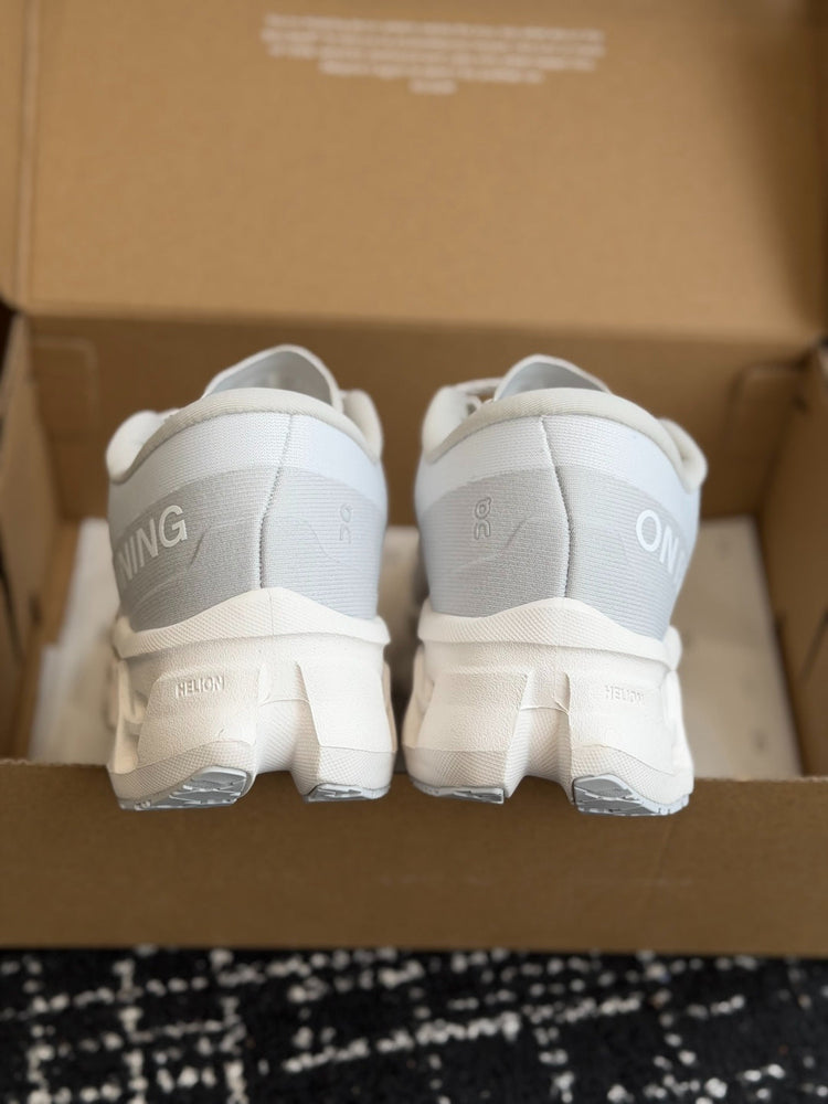 On Cloudmonster Pure White Silver Shock Absorbing Sport Shoes Breathable Mesh Athletic Trainers
