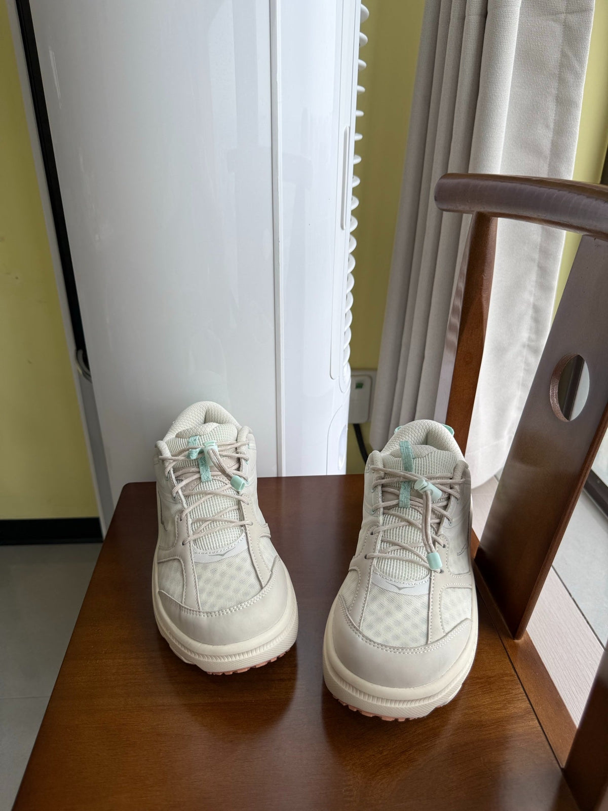HOKA Bondi B3LS Grayish White