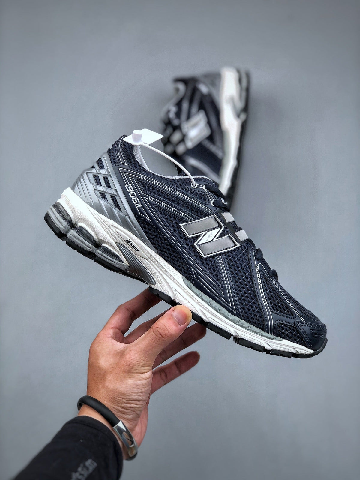 New Balance 1906R "Navy Silver"