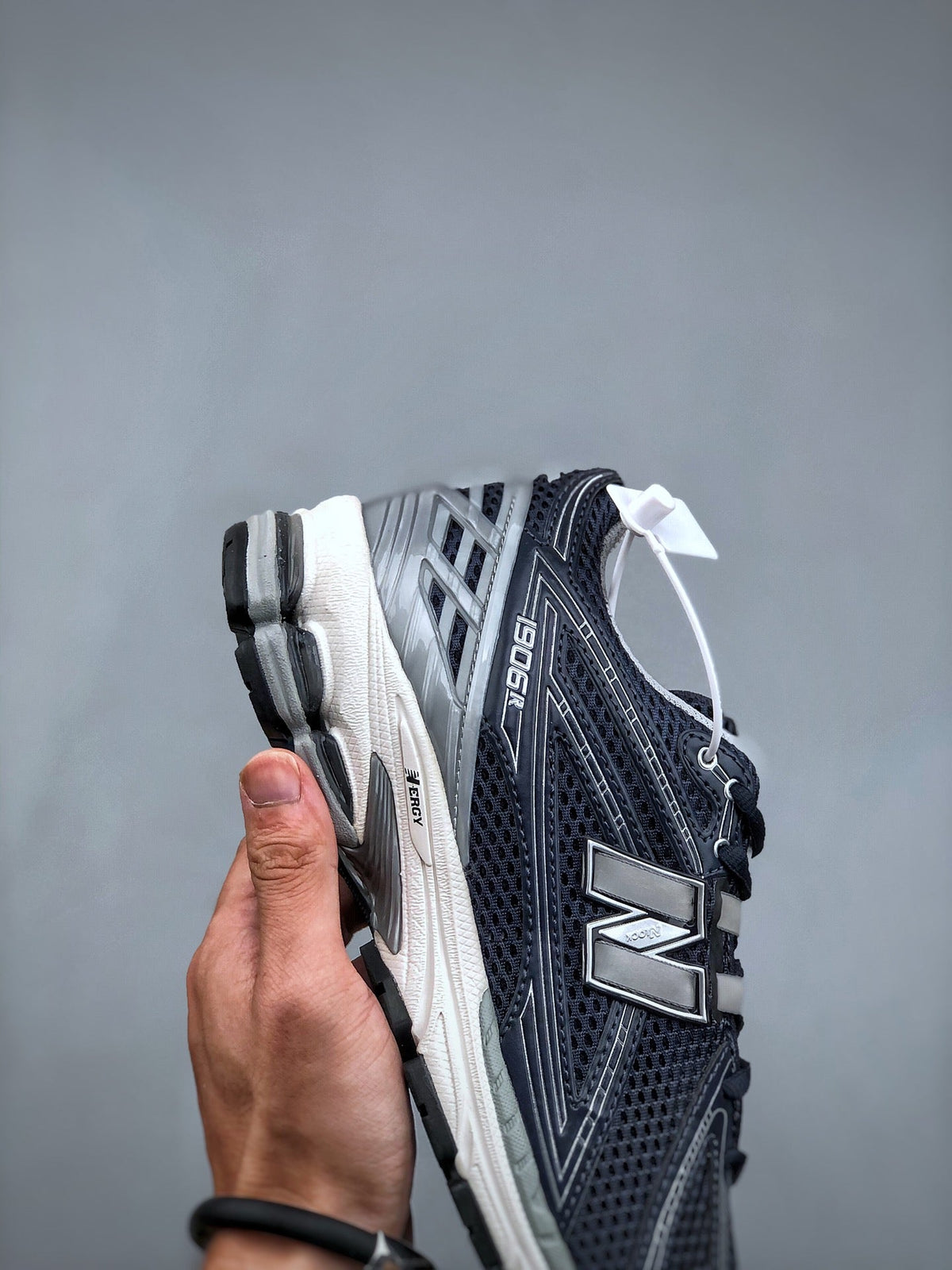New Balance 1906R "Navy Silver"