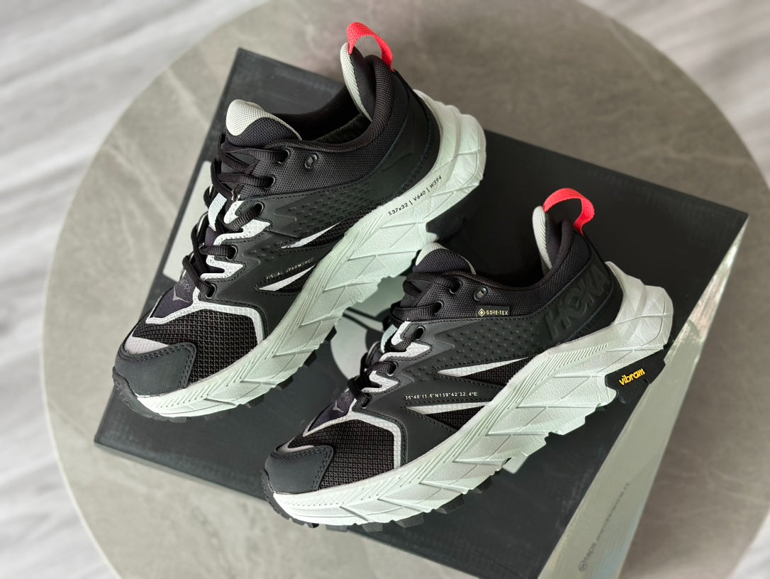 HOKA Anacapa GTX Black | White