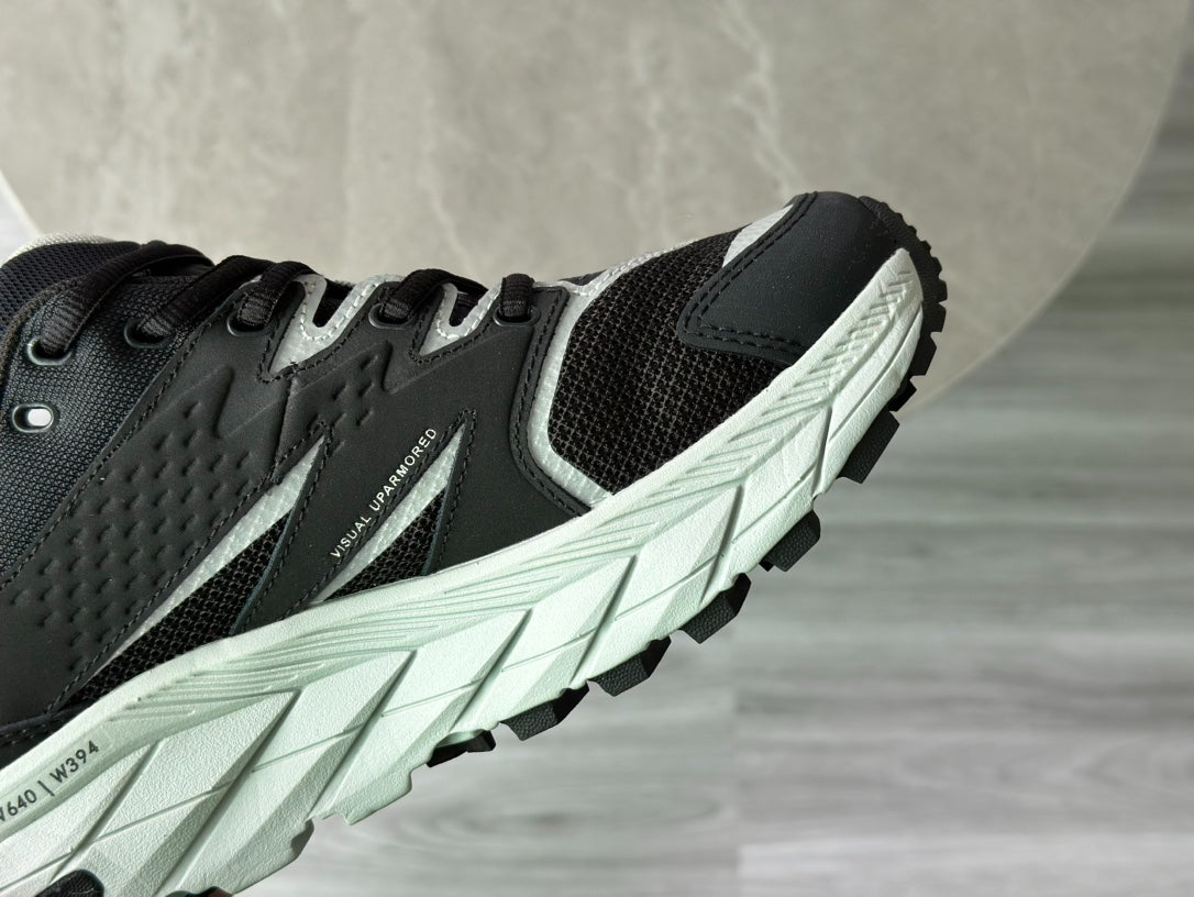 HOKA Anacapa GTX Black | White
